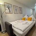 Duha Homes - 1 Zimmer Apartment, Kueche, Self-Check-In, Stellplatz